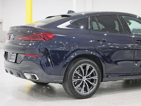 Used 2023 BMW X6 xDrive40i w/ M Sport Package AWD/4WD image 11