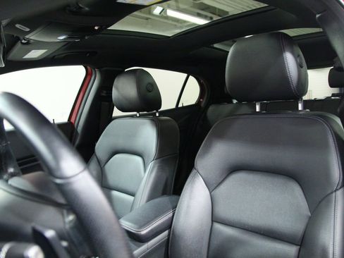 Certified 2019 Mercedes-Benz GLA 250 4MATIC image 6