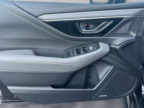 Used 2025 Subaru Outback Onyx Edition image 12