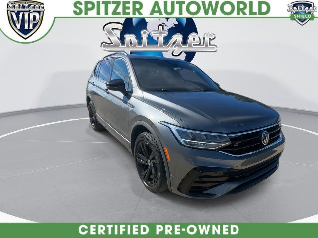 Used 2023 Volkswagen Tiguan SE R-Line AWD/4WD image 2