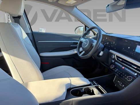 New 2025 Hyundai Sonata Limited image 38