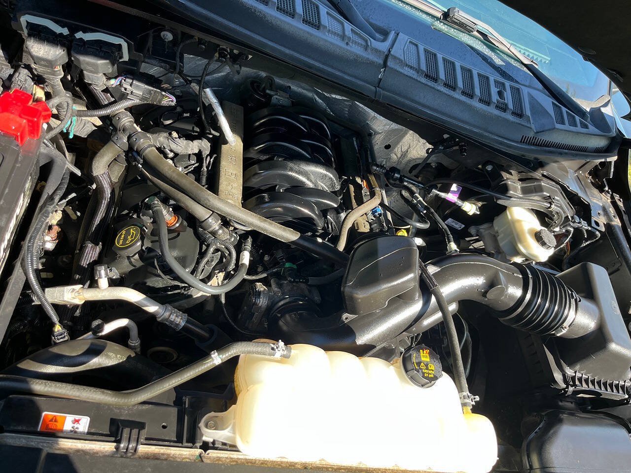 Used 2016 Ford F150 XLT w/ Trailer Tow Package AWD/4WD image 3