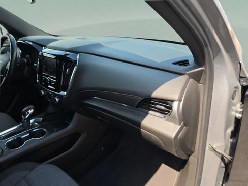 Used 2023 Chevrolet Traverse LT FWD image 28