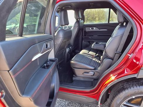 Used 2025 Ford Explorer ST-Line w/ ST-Line Street Pack AWD/4WD image 77