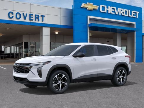 New 2026 Chevrolet Trax RS w/ Driver Confidence Package FWD image 2