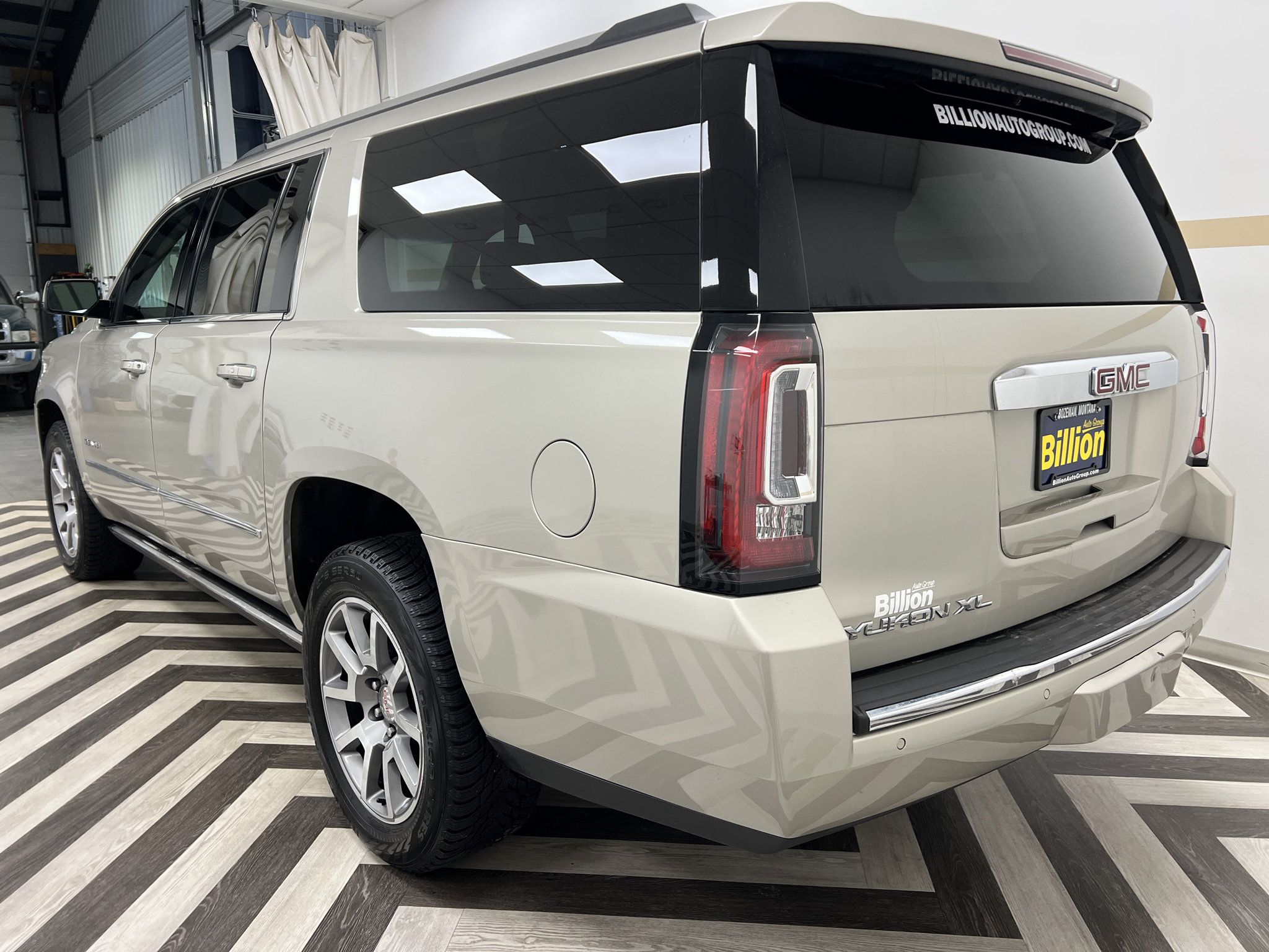 Used 2016 GMC Yukon XL Denali w/ Open Road Package AWD/4WD image 23