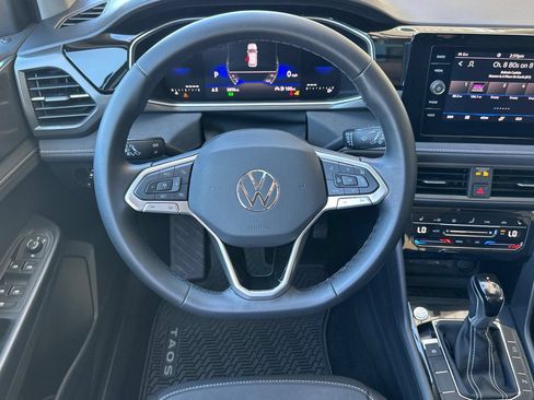 Certified 2026 Volkswagen Taos SE AWD/4WD image 14