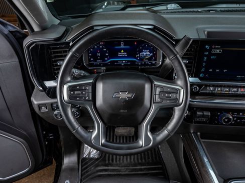 Used 2024 Chevrolet Silverado 2500 LTZ w/ LTZ Plus Package image 19