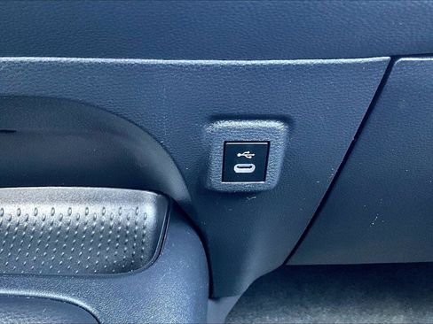 Used 2023 Toyota Corolla LE image 31