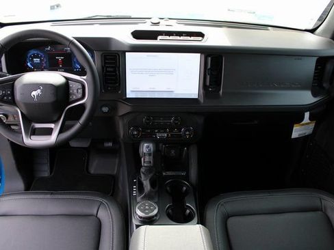 New 2025 Ford Bronco Big Bend w/ Black Diamond Package AWD/4WD image 10