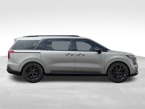 Certified 2026 Kia Carnival SX FWD image 10