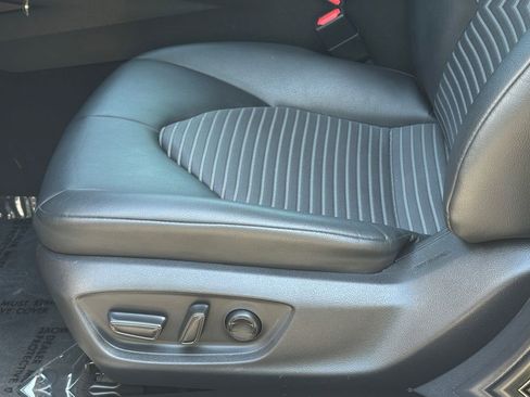Used 2021 Toyota Camry SE FWD image 19