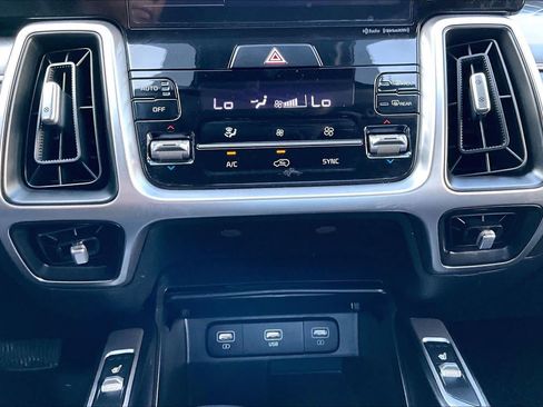 Used 2021 Kia Sorento S w/ Panoramic Sunroof Package FWD image 33