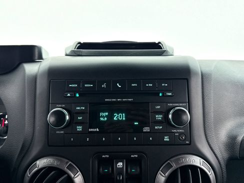 Used 2018 Jeep Wrangler Unlimited Sport S AWD/4WD image 16