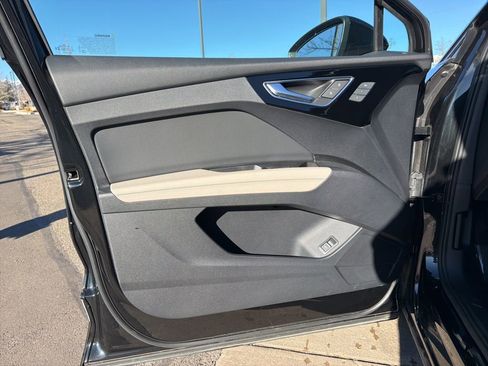 Used 2024 Audi Q4 e-tron Premium Plus image 10