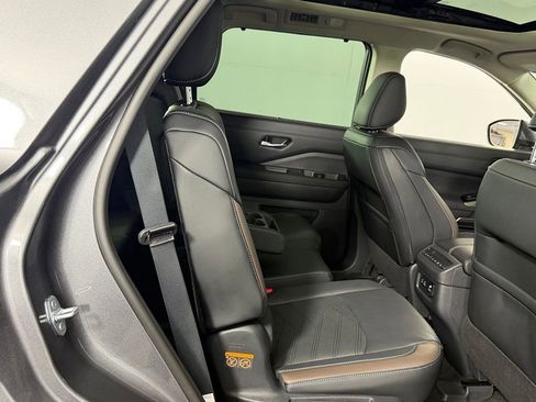 Used 2025 Nissan Pathfinder Platinum w/ Cargo Package AWD/4WD image 25
