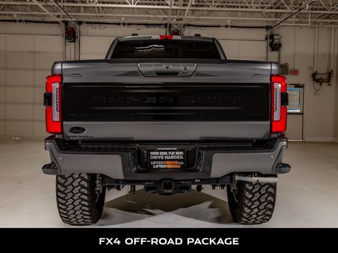 Used 2025 Ford F350 Platinum w/ FX4 Off-Road Package image 7