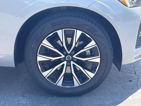 Used 2023 Volvo XC60 B5 Core w/ Climate Package AWD/4WD image 9
