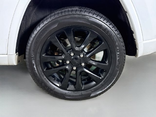 Used 2018 Jeep Grand Cherokee Altitude AWD/4WD image 29