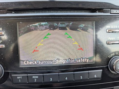 Used 2016 Nissan Rogue SV FWD image 22