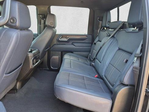 Used 2024 Chevrolet Silverado 2500 High Country w/ Technology Package AWD/4WD image 18
