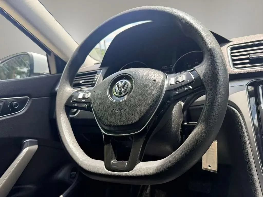 Used 2016 Volkswagen Passat 1.8T S FWD image 17