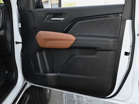 New 2026 GMC Canyon AT4 w/ Nightfall Edition AWD/4WD image 39