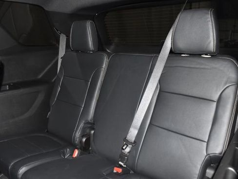 Used 2022 Chevrolet Traverse LS image 35