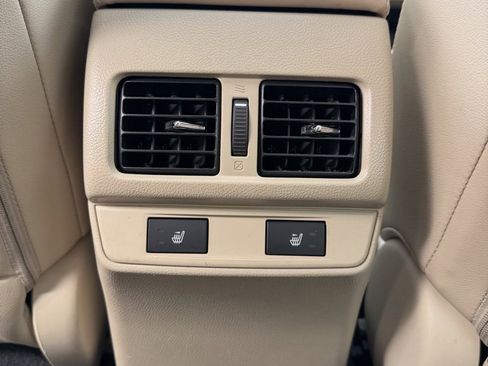 Used 2017 Subaru Outback 2.5i Limited image 11