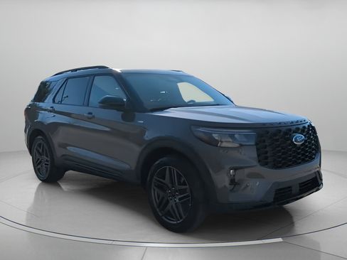 New 2026 Ford Explorer ST-Line w/ ST-Line Street Pack image 2