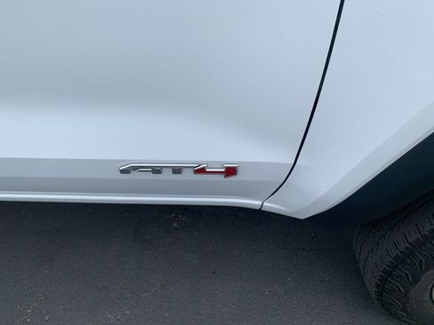 Used 2023 GMC Canyon AT4 image 7