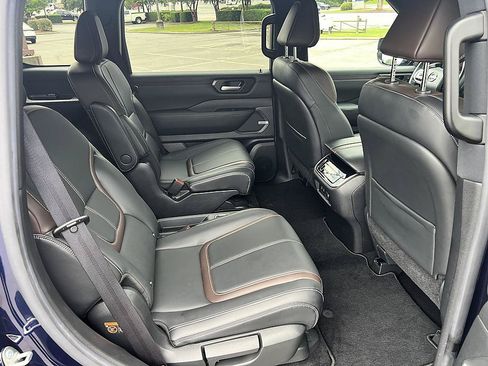 Certified 2025 Nissan Armada SL w/ Captain's Chari Seat Package AWD/4WD image 16