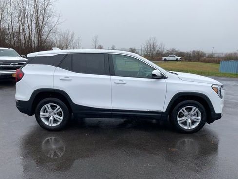 Used 2024 GMC Terrain SLE AWD/4WD image 10