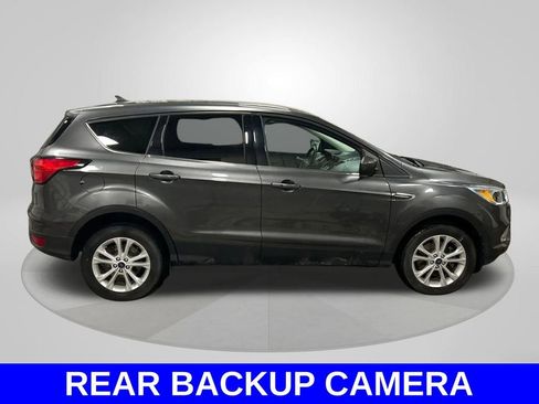 Used 2019 Ford Escape SE image 4