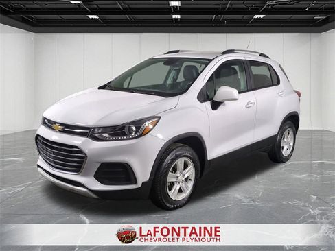 Certified 2022 Chevrolet Trax LT w/ LT Convenience Package image 4