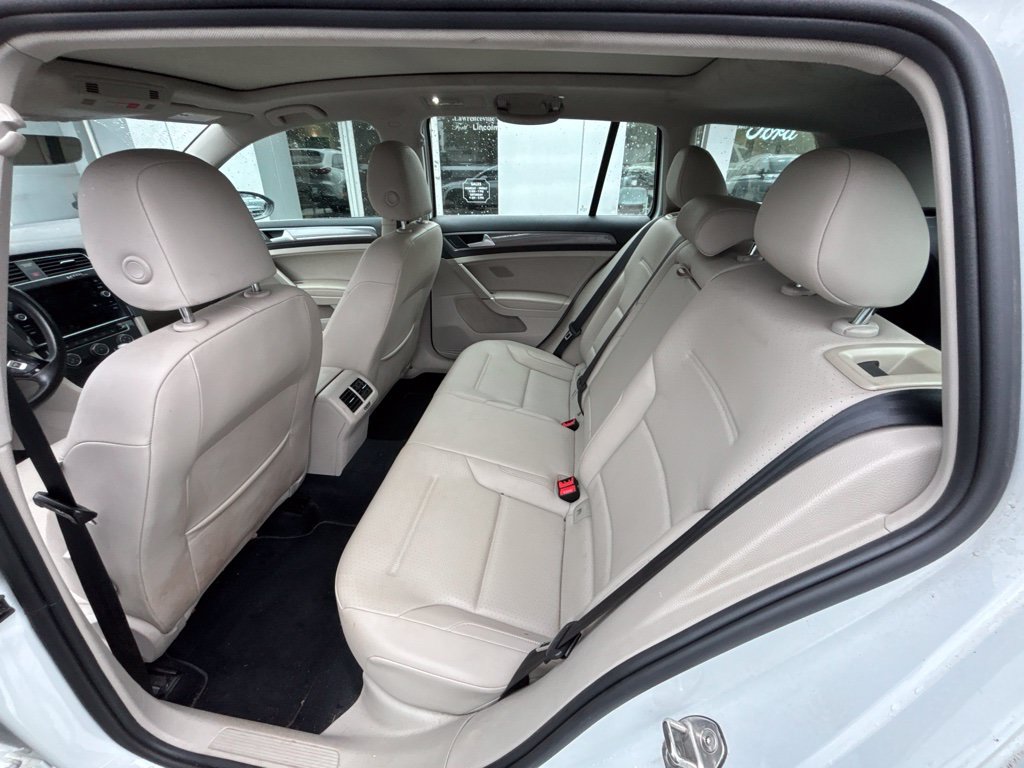 Used 2019 Volkswagen Golf Alltrack AWD/4WD image 16