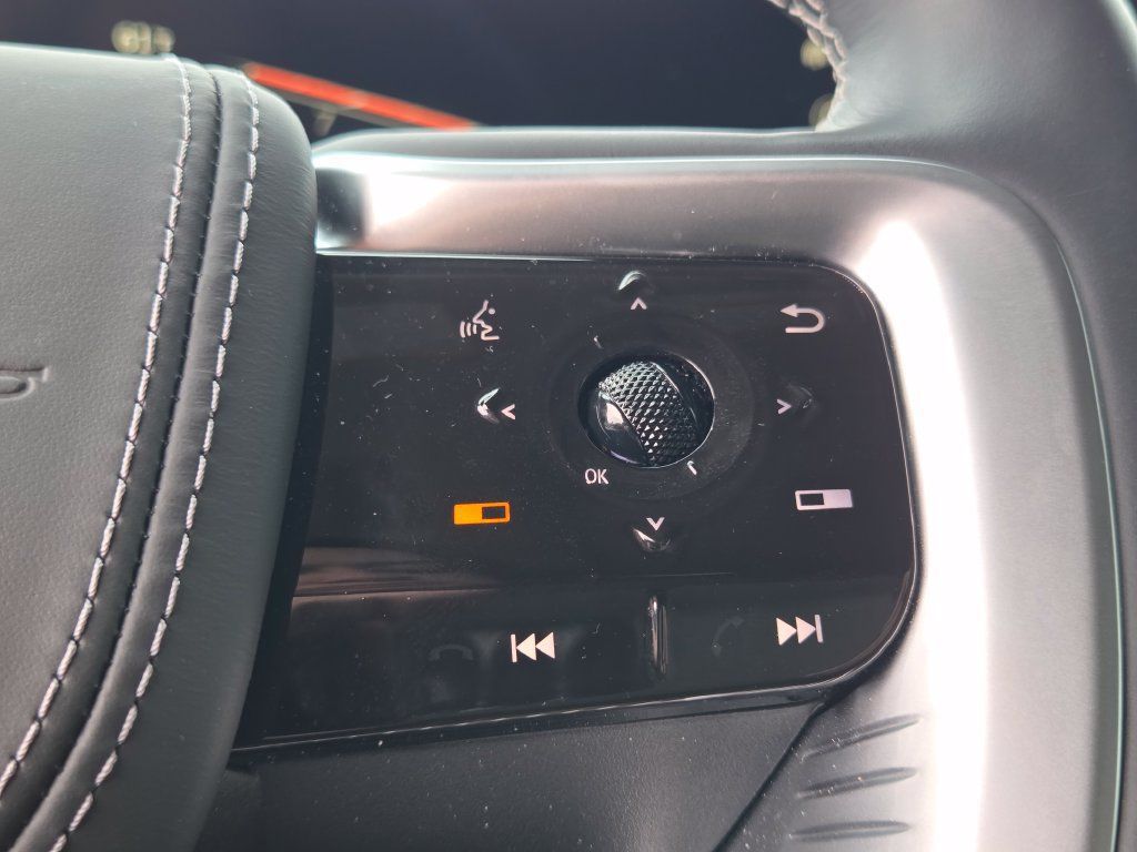 Used 2025 INFINITI QX80 Sensory AWD/4WD image 17