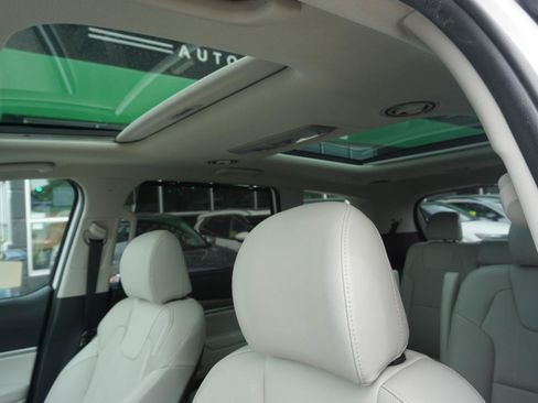 Used 2022 Kia Telluride SX w/ Towing Package AWD/4WD image 18