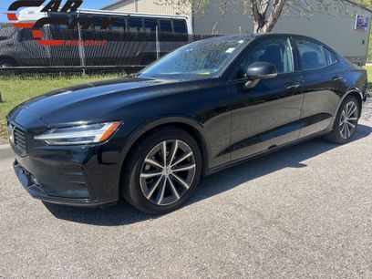 Used 2022 Volvo S60 B5 Momentum