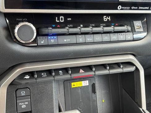 Used 2023 Toyota Tundra Limited AWD/4WD image 15
