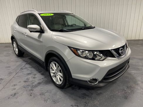 Used 2018 Nissan Rogue Sport SV w/ SV Technology Package image 2