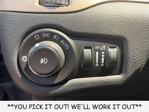 Used 2016 Jeep Cherokee Limited AWD/4WD image 12