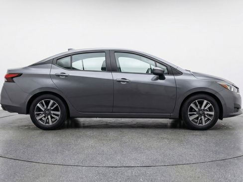 Used 2025 Nissan Versa SV image 11