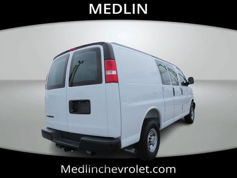 Used 2025 Chevrolet Express 2500 w/ Driver Convenience Package RWD image 7