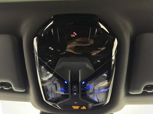 Used 2024 BMW i5 eDrive40i w/ M Sport Package image 35