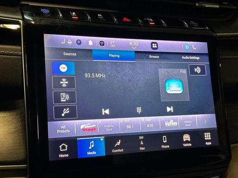 Used 2022 Jeep Grand Cherokee Limited 4xe image 17