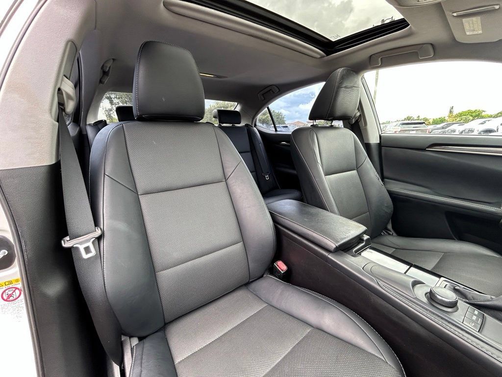 Used 2017 Lexus ES 350 w/ Premium Package FWD image 27