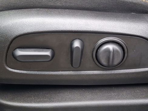 Used 2019 Chevrolet Equinox LT image 27