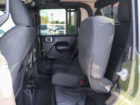 Used 2023 Jeep Gladiator Sport AWD/4WD image 33