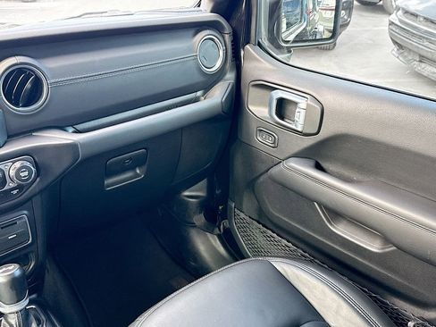 Used 2021 Jeep Wrangler Unlimited Sahara image 26